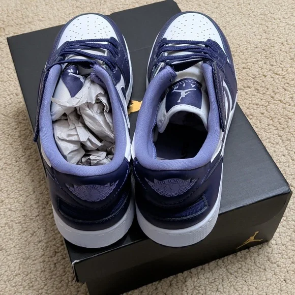 New Nike Air Jordan 1 Low Flyease (GS) Kids Purple and White Sneakers - Picture 3 of 9